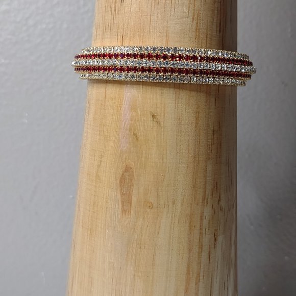 Small Metal Bangle With Clear And Red Stones - Picture 6 of 11
